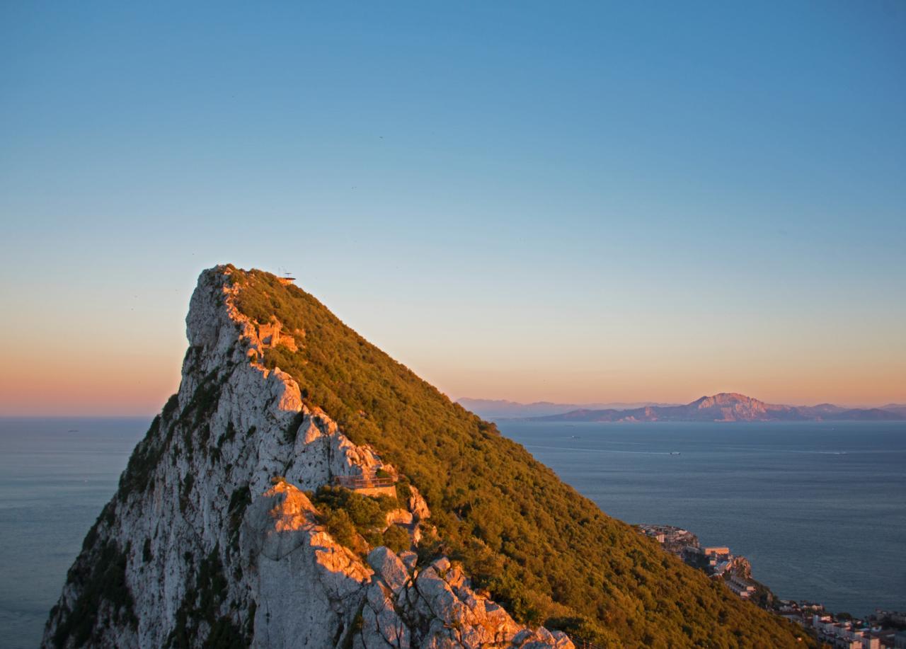 Felsspitze von Gibraltar, Blick nach Nordafrika, Höhlenkomplex von Gorham