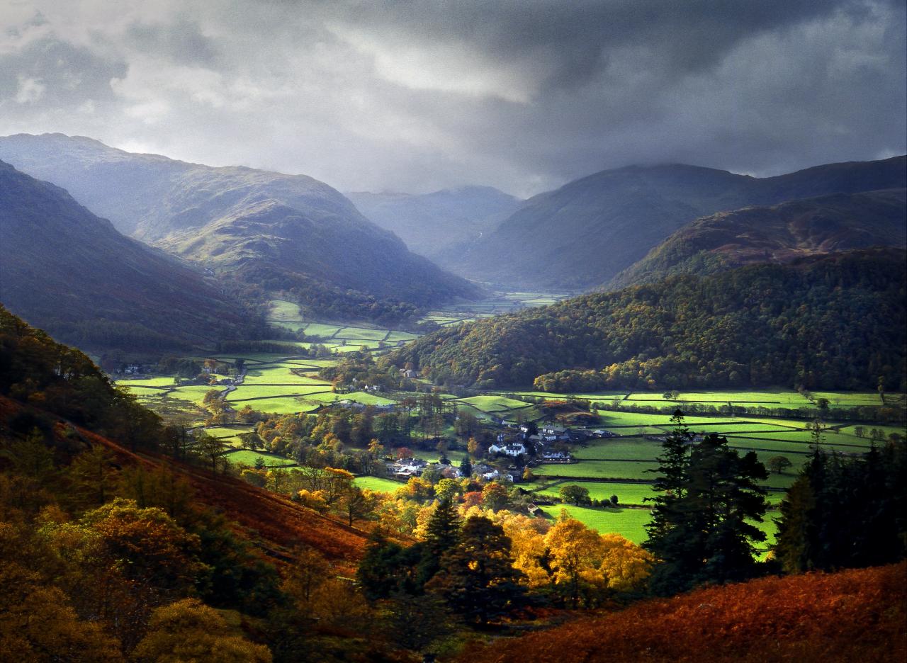 Herbstlicht über Rosthwaite, Lake District