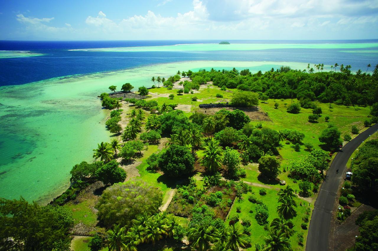 Marae-Anlage von Taputapuātea, Lagune und Insel Atāra motu, Französisch-Polynesien