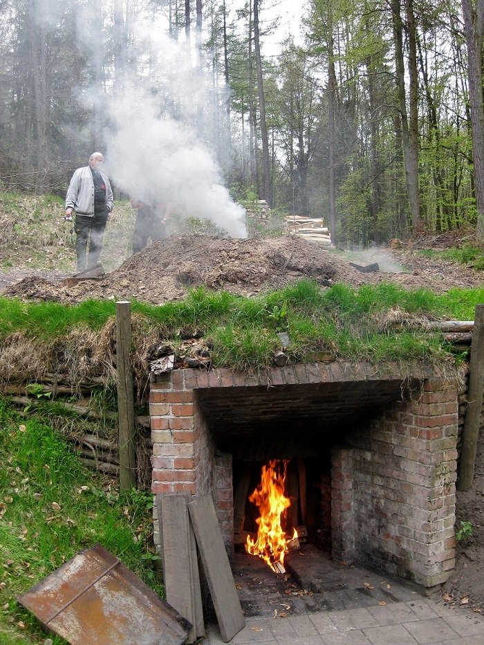 Köhlerhandwerk und Teerschwelerei