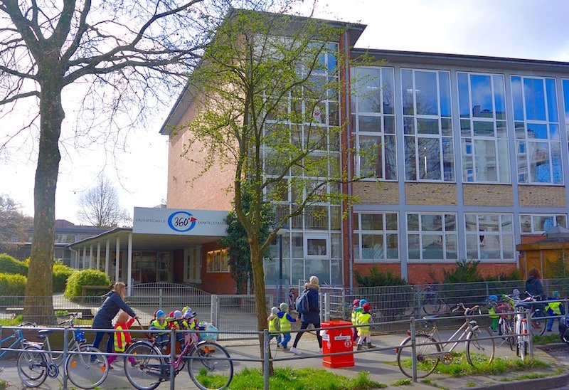 Haupteingang Grundschule Arnekielstraße