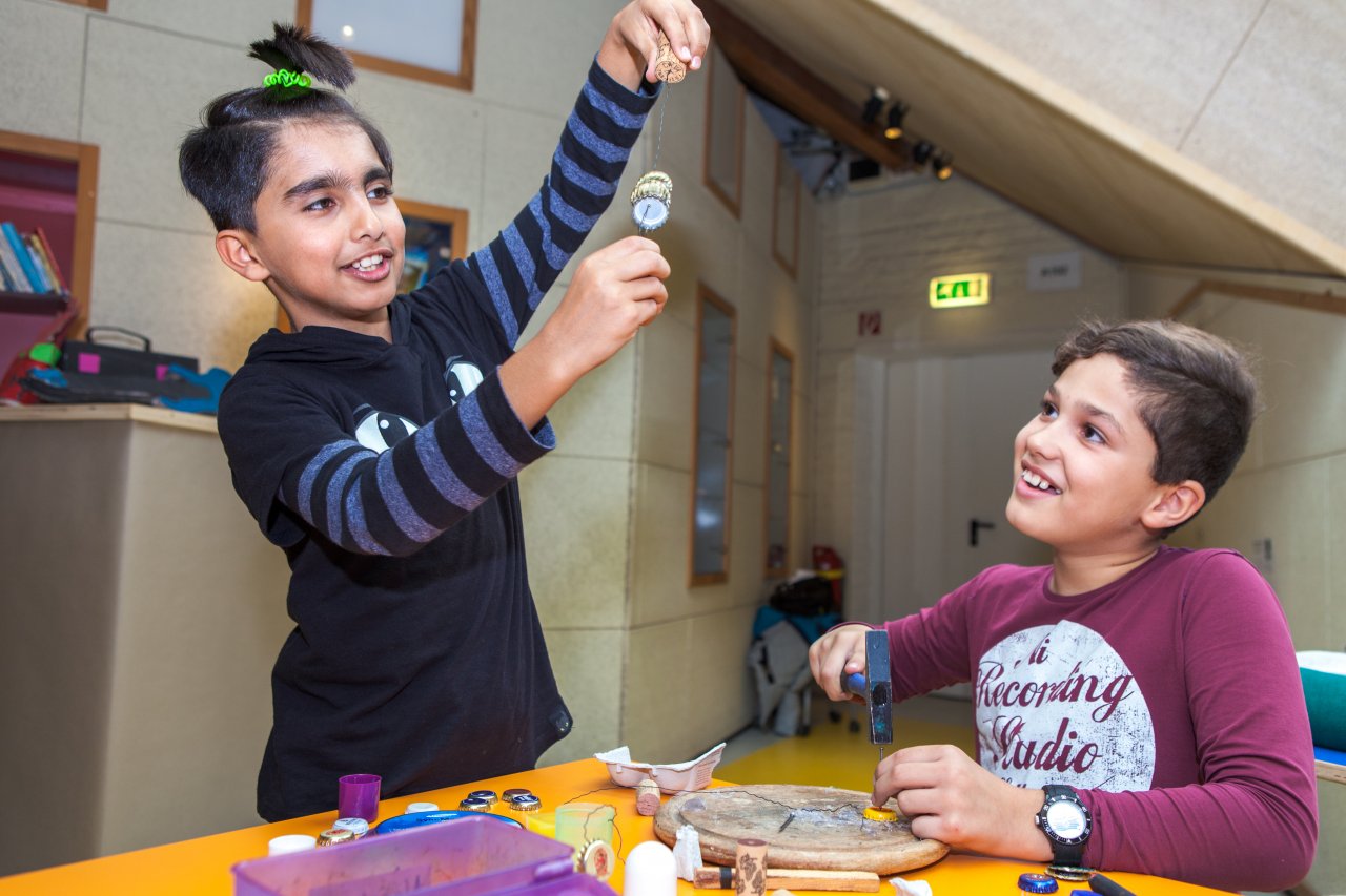 Schüler Elias Emmers und Varto Salar