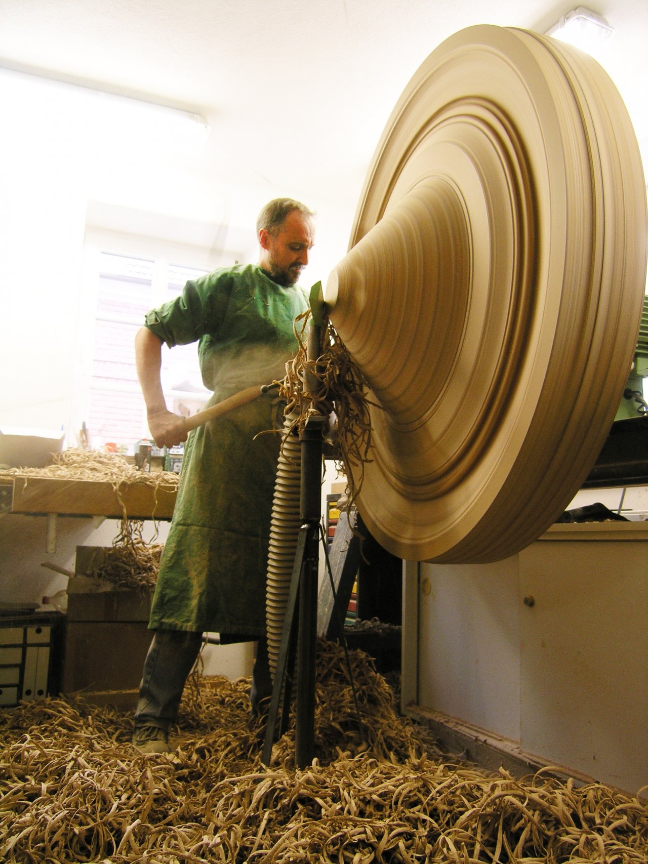 Drechslerhandwerk – Traditionelle Technik der mechanischen Wirkstoffbearbeitung auf Basis rotierender Werkstücke