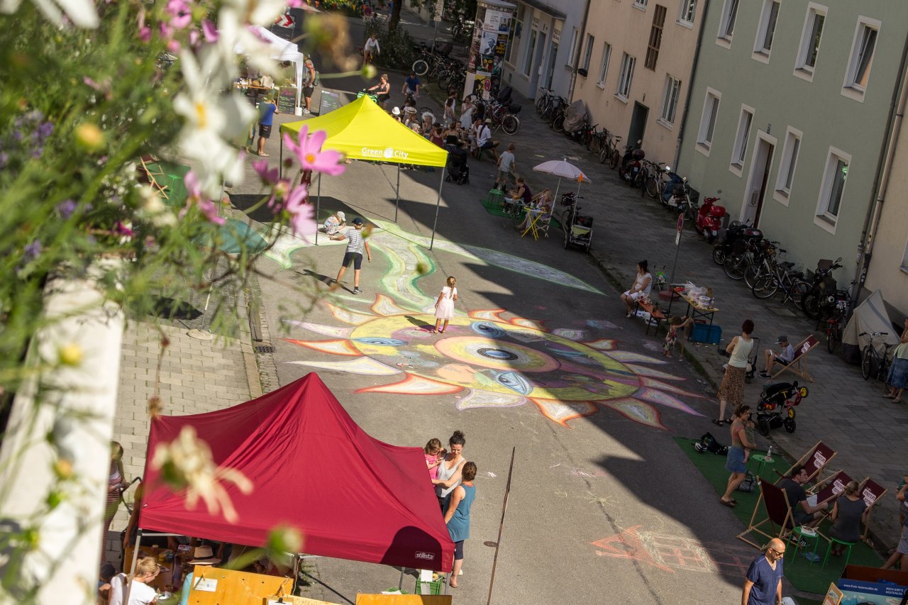 Lebensraum für alle - ein Straßenfest.