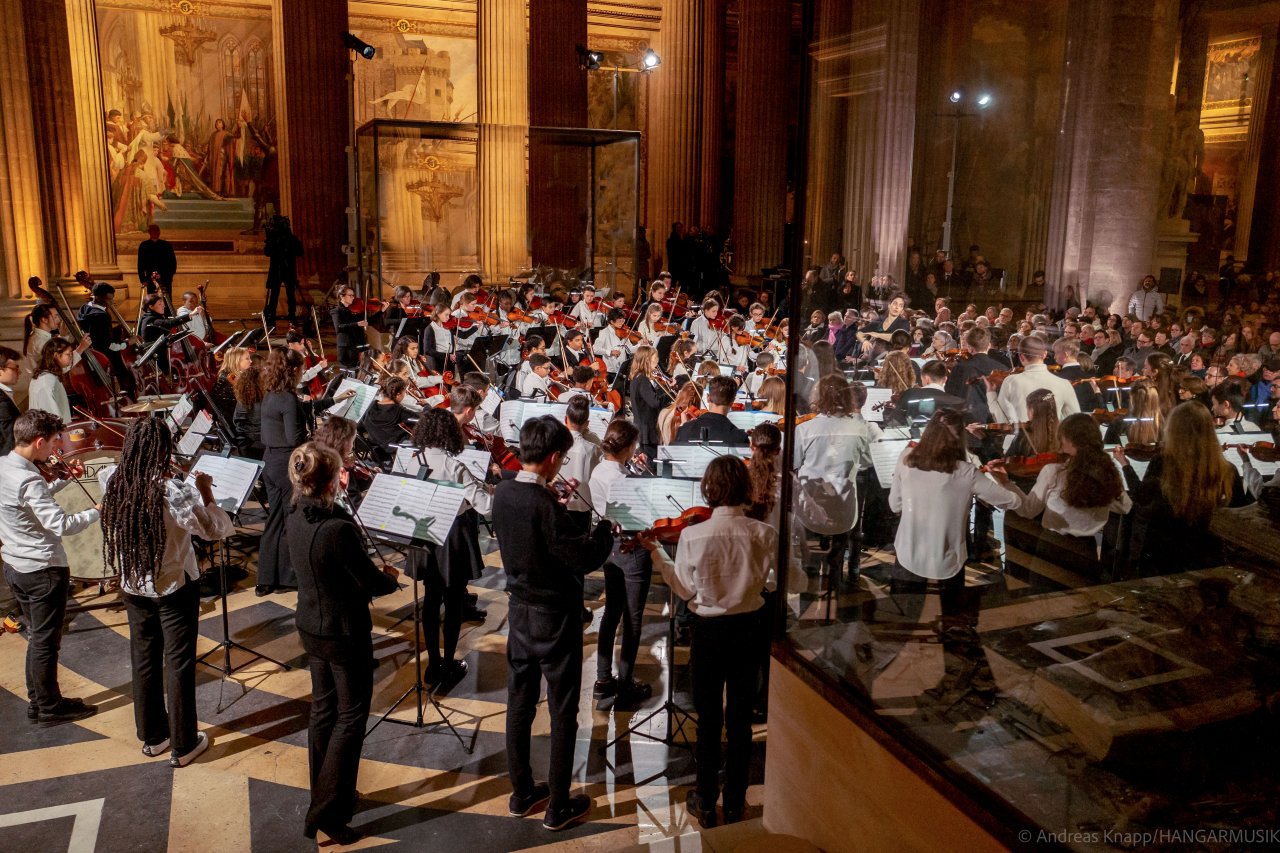 Konzert des Dt.-Fr. DEMOS Jugendorchesters am 22. Januar 2023 im Panthéon Paris unter Beteiligung von HANGARMUSIK