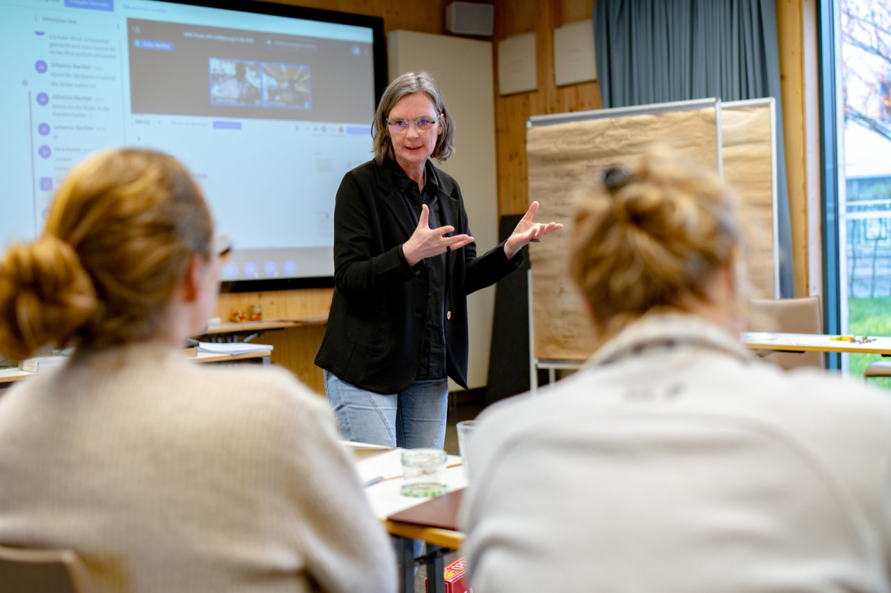 Frau Prof. Molitor lehrt im Studiengang