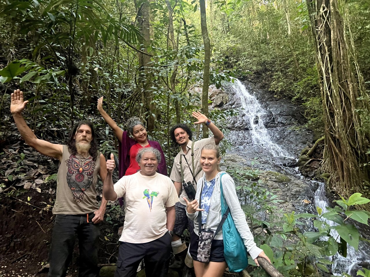 Fluss hat nach Aufforstung wieder Wasser. Erfolg für das Netzwerk in Costa Rica