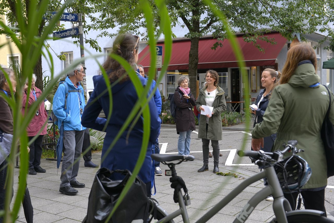 Stadtteilspaziergang zu nachhaltigen Orten