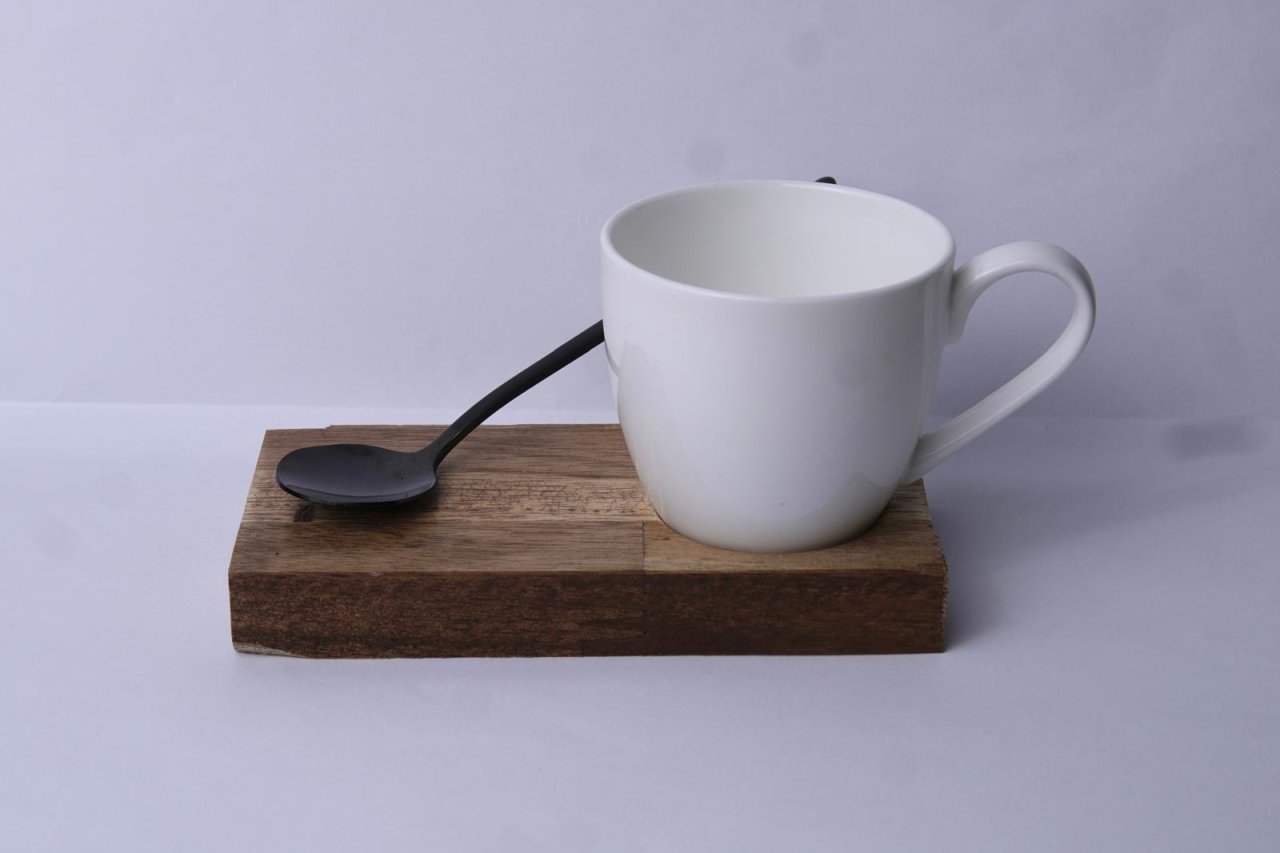 "HoldMyCoffee" - (in der Entwicklung): der innovative Kaffeetassenhalter mit magnetischem Löffeljalter