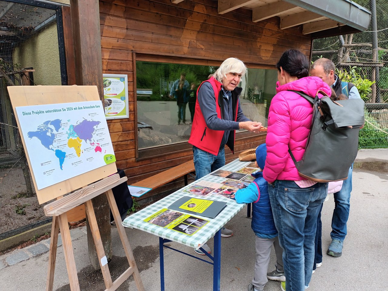Gürteltier-Infostand