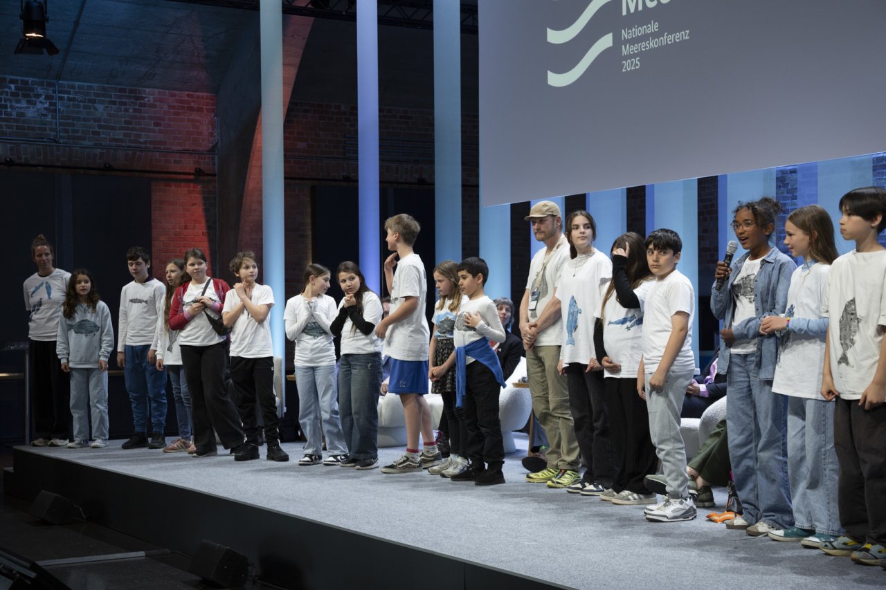 WE ARE OCEAN_Blaupause Berlin mit Künstler Tue Greenfort und der Rütli Schule auf der 1. Nationalen Meereskonferenz