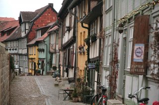 Ein Straßenzug in der Altstadt von Quedinburg