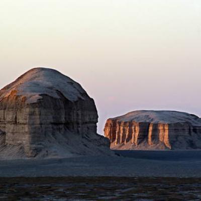 Yardangs und Kaluts in der Wüste von Lut