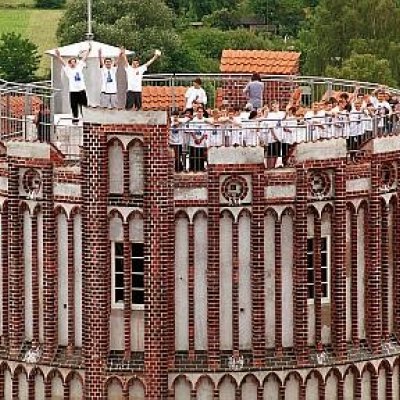 Schüler auf Wasserturm