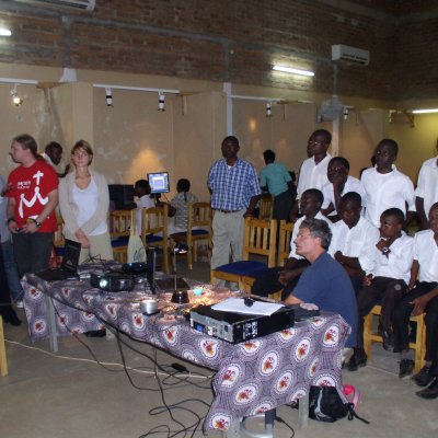 Schüler und Lehrer aus Deutschland in Malawi