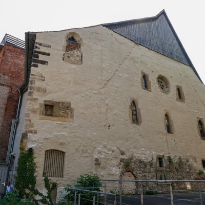 Westfassade der Alten Synagoge